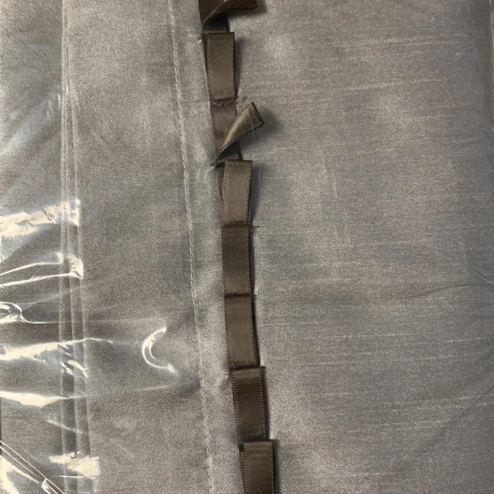Duvet Silver 5 pc set Park Ave collection Duvet, two pillows shams 2 cur…